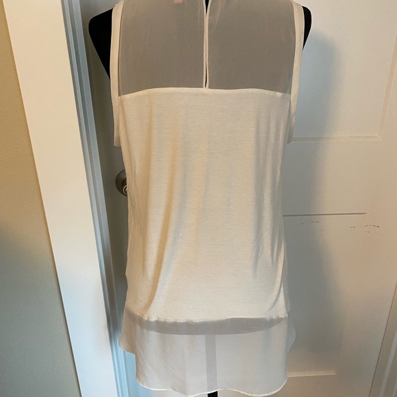 Sleeveless cream tunic in gently used condition - Picture 4 of 4